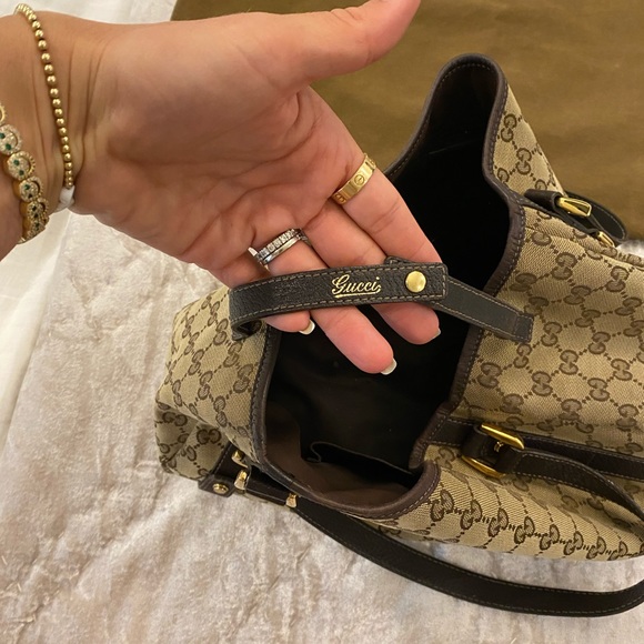 Gucci Vintage Abbey Shoulder Bag. Originally purchased from Gucci Toronto - Picture 5 of 12